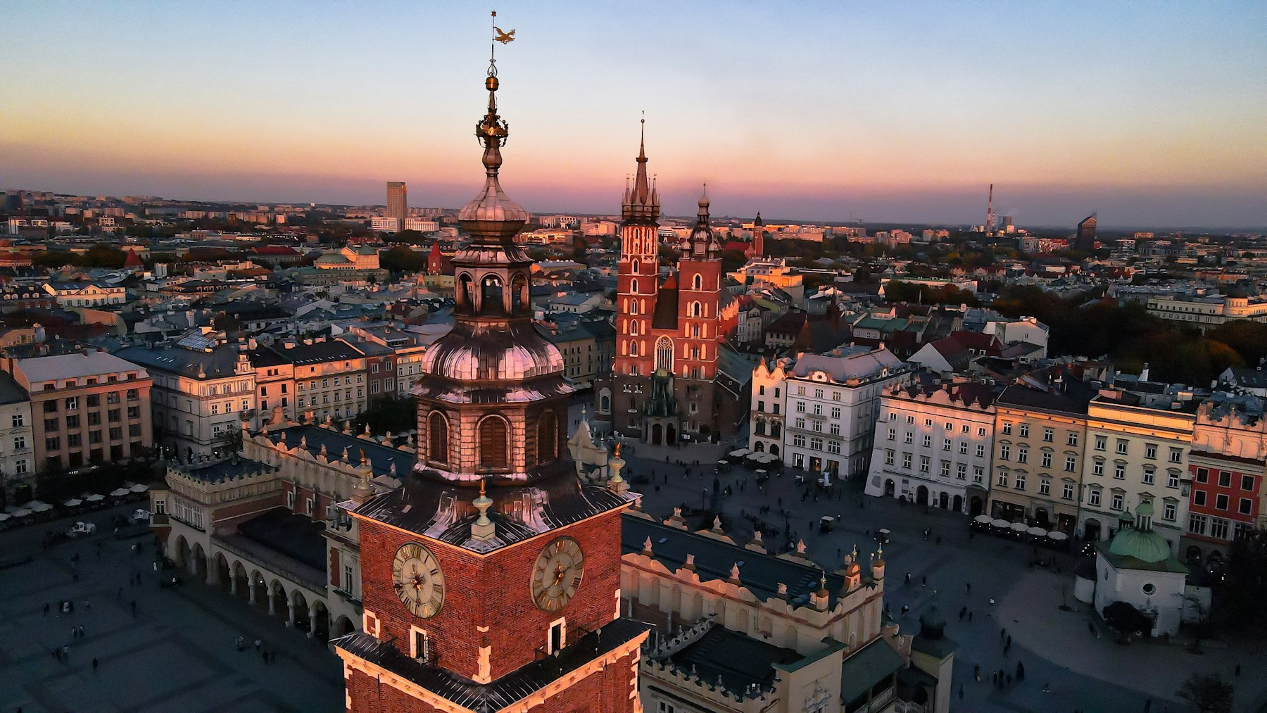 Panorama Krakowa z wieżą ratuszową